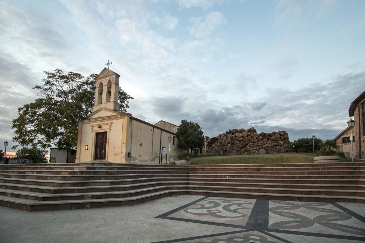 Villa Santadi Экстерьер фото